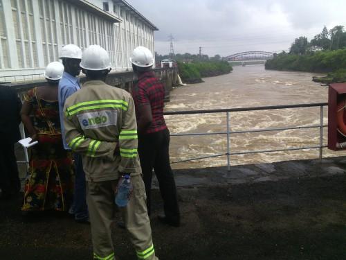 Eneo et Alucam en synergie pour atténuer les effets de la crise hydraulique que subit le Cameroun