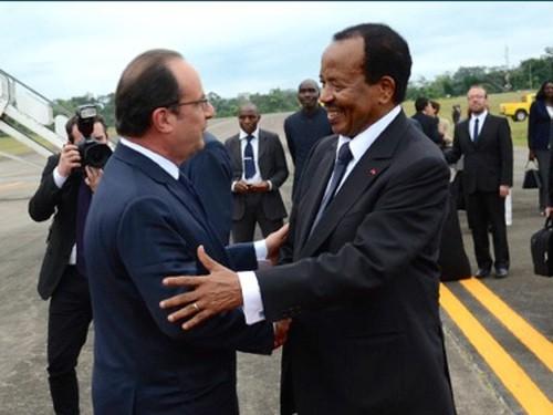 Paul Biya à François Hollande et à la presse: « Ne dure pas au pouvoir qui veut, mais dure qui peut »