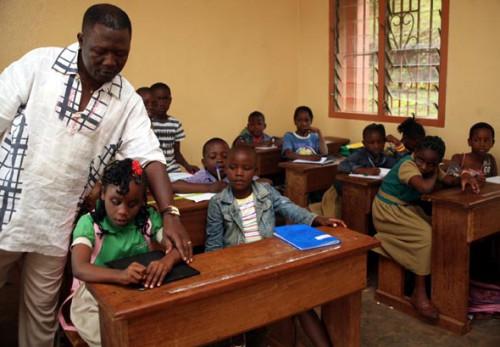 4620 cartables électroniques distribués à 51 écoles camerounaises pour promouvoir le télé-enseignement