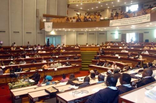 Le Parlement camerounais adopte le budget de 3 476,6 milliards de FCfa proposé par le gouvernement