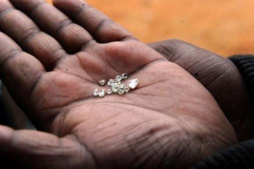 Cameroun : une cargaison de diamants d’une valeur de plus d’un demi-milliard de FCfa saisie à l’aéroport de Douala