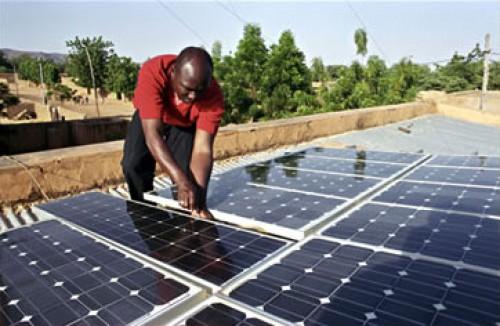 Le Cameroun obtient 126 millions $ de la Chine pour électrifier 350 localités avec le photovoltaïque