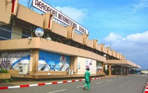 La douane camerounaise effectue une saisie record de 100 kg de drogue à l’aéroport international de Douala