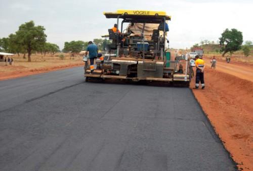 Le gouvernement camerounais annonce le bitumage de près de 1000 km de routes en 2017