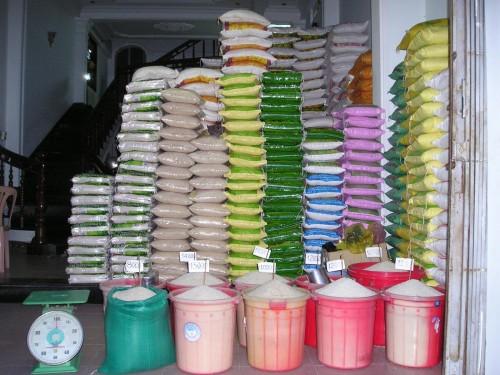 La détaxe sur les importations de riz au Cameroun alimente des réseaux de contrebande au Nigéria