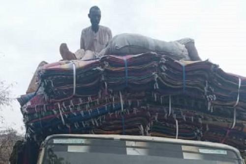 Plus de 1000 pièces de nattes de contrebande d’origine asiatique saisies au Cameroun