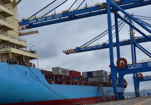 Le Danois Maersk, premier armateur mondial, met le cap sur le port en eau profonde de Kribi au Cameroun