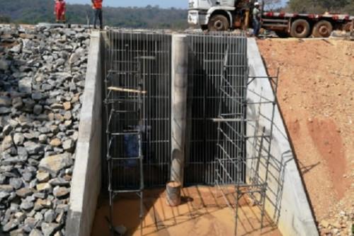 La livraison de la mini-centrale hydroélectrique de Mbakaou (1,4 MW) repoussée de juin à novembre 2021