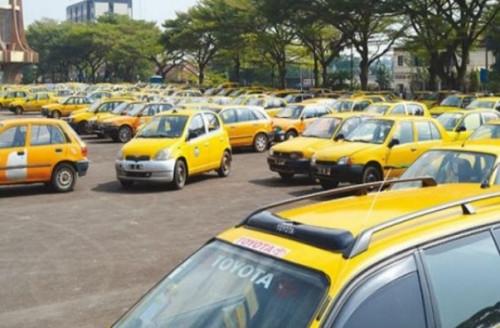 Transport urbain : le gouvernement promet une augmentation de 50 FCFA des tarifs du taxi au Cameroun