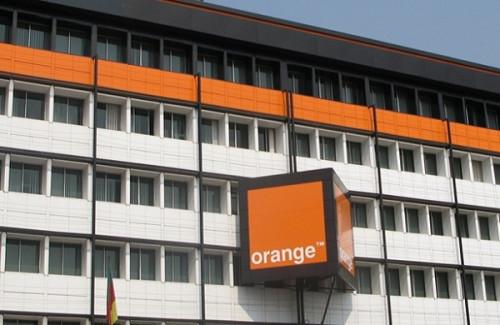 Orange Cameroun se lance dans la distribution de l’électricité aux populations, via des kits solaires