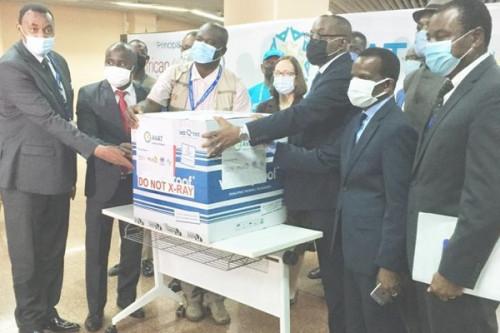 La Banque mondiale apporte son appui au Cameroun pour l’achat de 158 400 doses de vaccins Johnson & Johnson