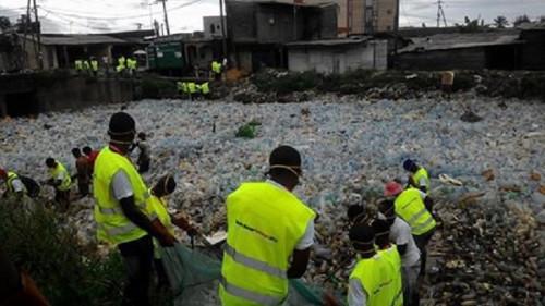 En trois ans, le duo Sabc-Namé, a collecté et recyclé 100 millions de bouteilles plastiques au Cameroun