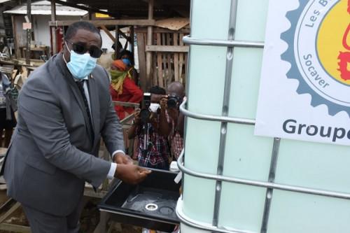 Lutte contre le Covid-19 : le brasseur SABC installe près de 100 stations de lavage des mains dans les marchés du Cameroun
