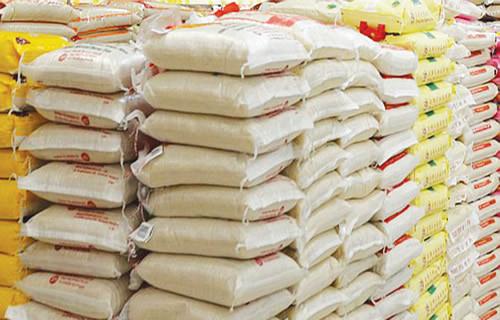 Une cargaison de 299 sacs de riz de contrebande en provenance du Cameroun, saisie au Nigeria
