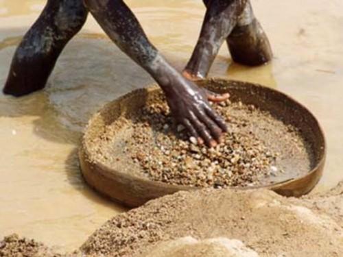 Le plan du Cameroun pour atténuer l’exploitation illégale de ses minerais