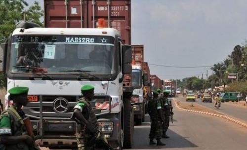 Les rebelles centrafricains lèvent partiellement le blocus de la frontière avec le Cameroun, en autorisant l’entrée dans Bangui des camions de vivres