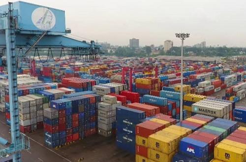 Des dockers menacent de paralyser le port de Douala, principale entrée commerciale du Cameroun, dès le 23 octobre 2019