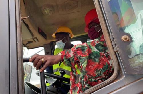 Yaoundé : le Chinois Sinohydro lance les travaux de construction de 15 km de route à Nkolmesseng et Oyom Abang