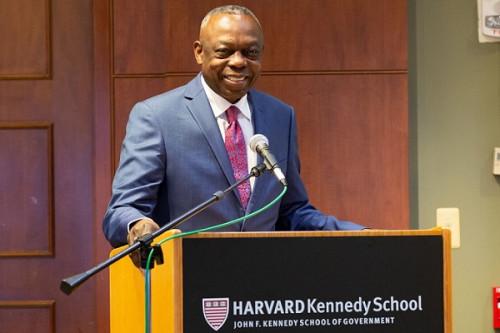 Célestin Monga retourne à Harvard comme enseignant d’économie