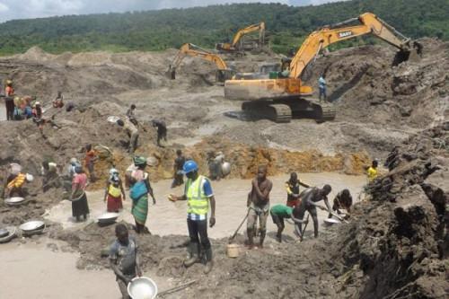 Au Cameroun, la Sonamines sensibilise contre le travail des enfants dans les sites miniers