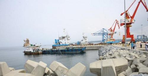 Cameroun : accostage du tout premier bateau commercial sur le terminal polyvalent du port en eau profonde de Kribi