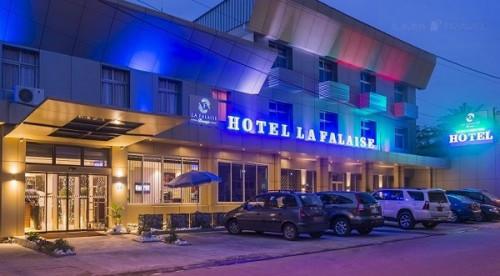 Inauguration à Douala du 3e établissement de la chaîne hôtelière La Falaise 