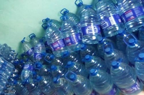 Après le Cameroun, le Gabon retire à son tour du marché l’eau Sano jugée impropre à la consommation