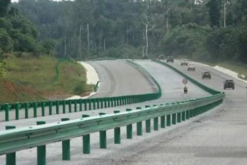 Après la construction, le Cameroun confie au Chinois CHEC l’exploitation et la maintenance de l’autoroute Kribi-Lolable