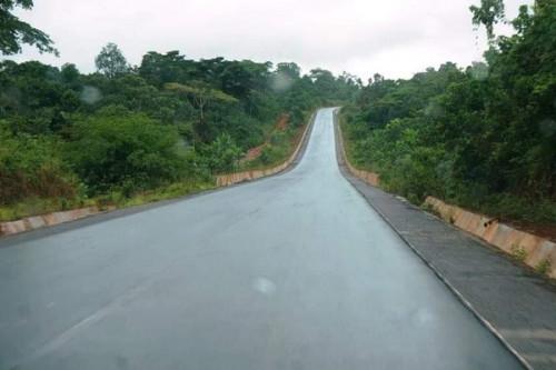 Inauguration de la route Nkolessong-Nding (86 km) construite par le Chinois CWE dans le Centre du Cameroun