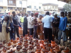 Cameroun : le gaz domestique SCTM réapparaît timidement sur les étals des dépôts, après deux mois de pénurie