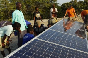Appel d’offres pour la construction de 2 mini-centrales solaires dans le Centre et le Sud du Cameroun