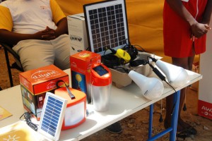 Total Cameroun vend plus de 90 000 lampes solaires Awango chaque année