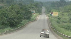 Cameroun : moins de 10% du réseau routier prioritaire est entretenu, faute de moyens financiers